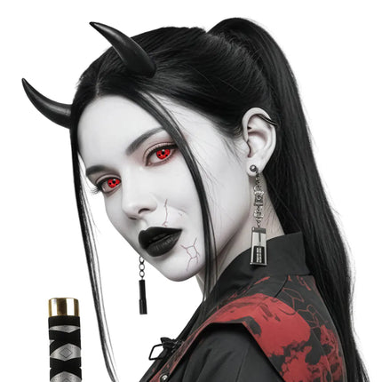 Ett par 3-månaderslinser, Cursed Demon