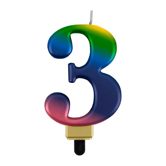 3 Jaar Kaars Regenboog 8cm van VDV Benefit koop je bij Partywinkel