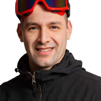Röda och svarta skidglasögon