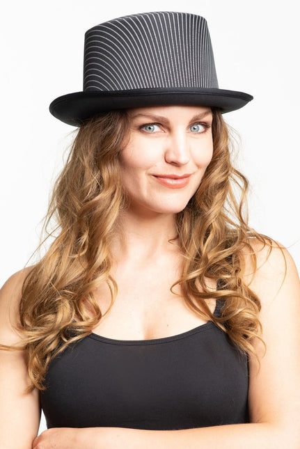 Lång hatt svart randig satin