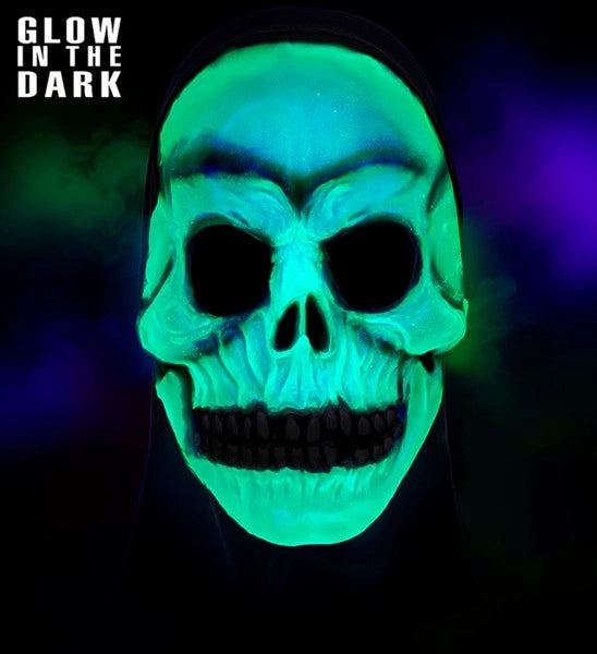 Halloween-skallemask med huva som lyser i mörkret