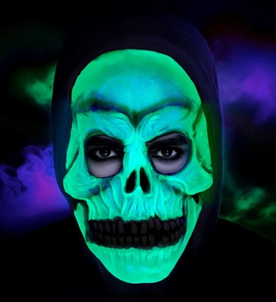 Halloween-skallemask med huva som lyser i mörkret
