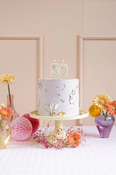 5 Jaar Kaars Beige 10cm van Partydeco koop je bij Partywinkel