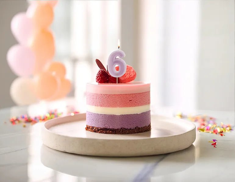 6 Jaar Kaars Paars 10cm van Partydeco koop je bij Partywinkel