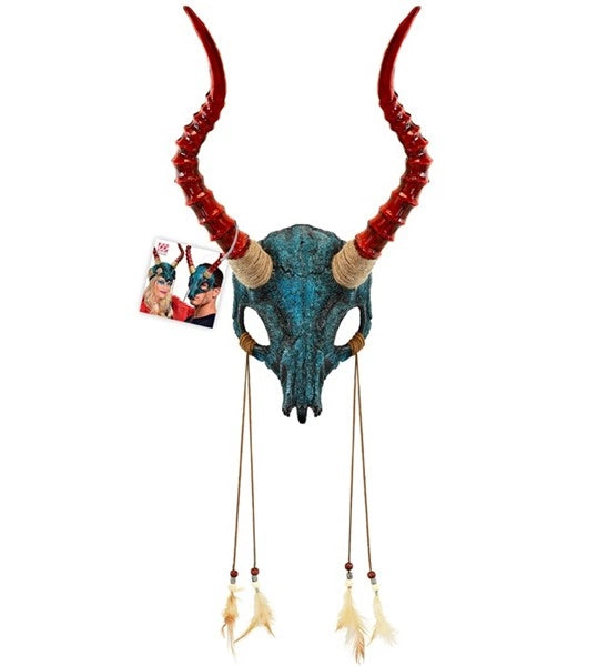 Shamanmask i form av en tjurskalle med horn och fjädrar