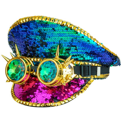 Färgad keps med paljetter och skyddsglasögon