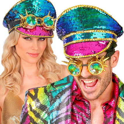 Färgad keps med paljetter och skyddsglasögon