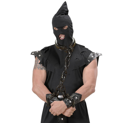 Halsband med gråa krokar