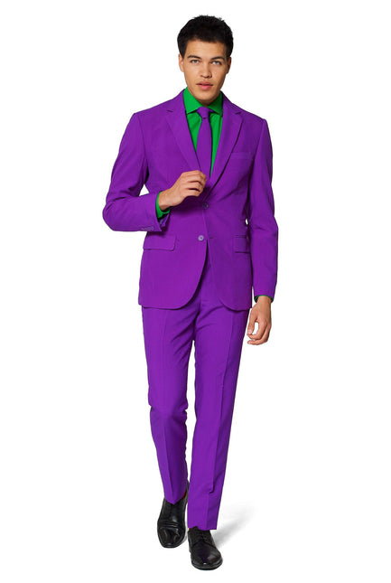 Män i lila kostym <tc>OppoSuits</tc>