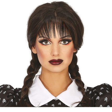 Svart peruk med flätor