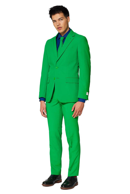 Män i grön kostym <tc>OppoSuits</tc>