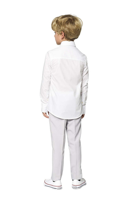 Pojke med vit skjorta <tc>OppoSuits</tc>