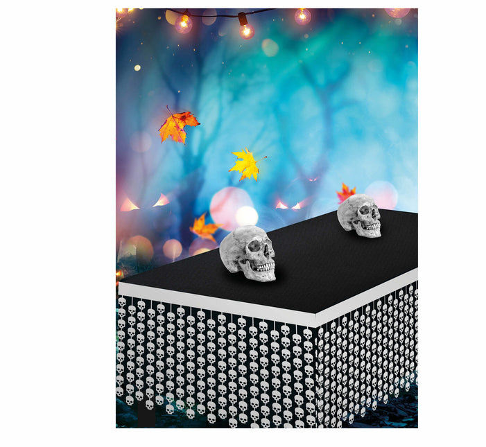 Vit Halloween bordskjol Dödskallar 4m