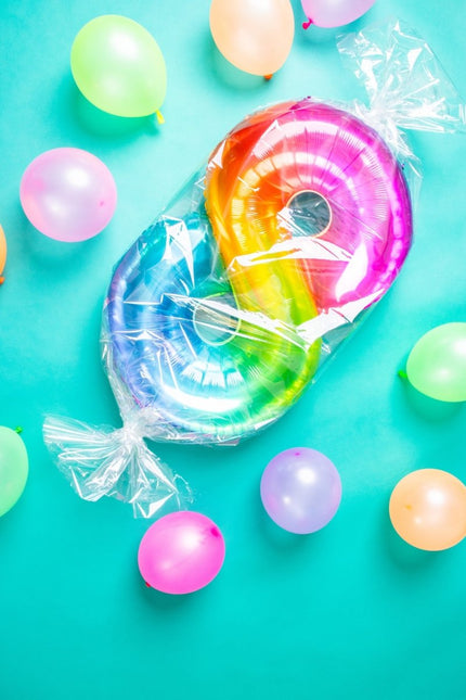 Folie Ballon Cijfer 8 Regenboog XL 81cm leeg van Folat koop je bij Partywinkel