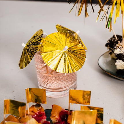 Gouden Cocktailprikkers Parasol 10cm 10st van WeFiesta koop je bij Partywinkel