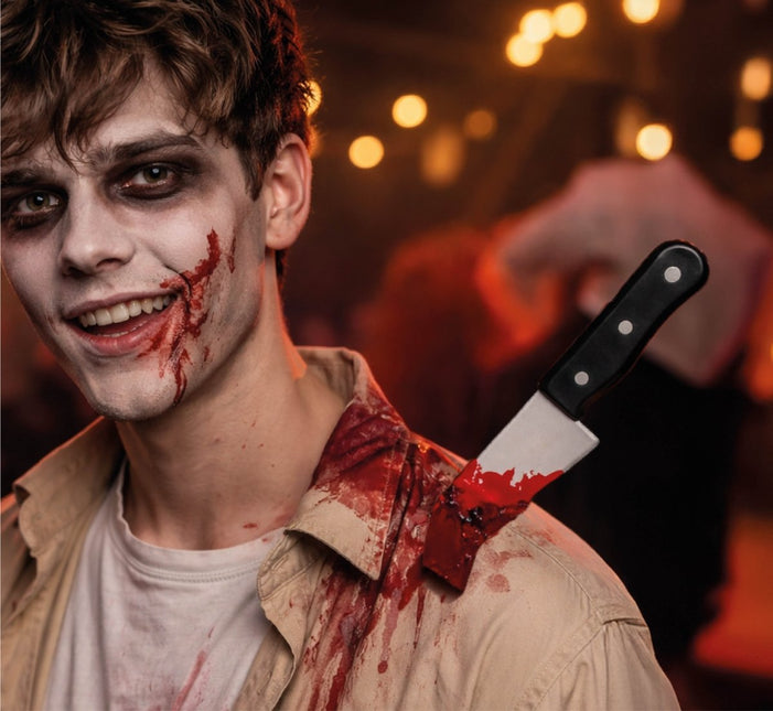 Halloween Nep Mes In Schouder van Fiestas Guirca koop je bij Partywinkel