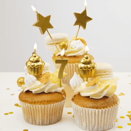 Kaarsjes 7 Jaar Cupcake Goud 17,5cm van Paper Dreams koop je bij Partywinkel