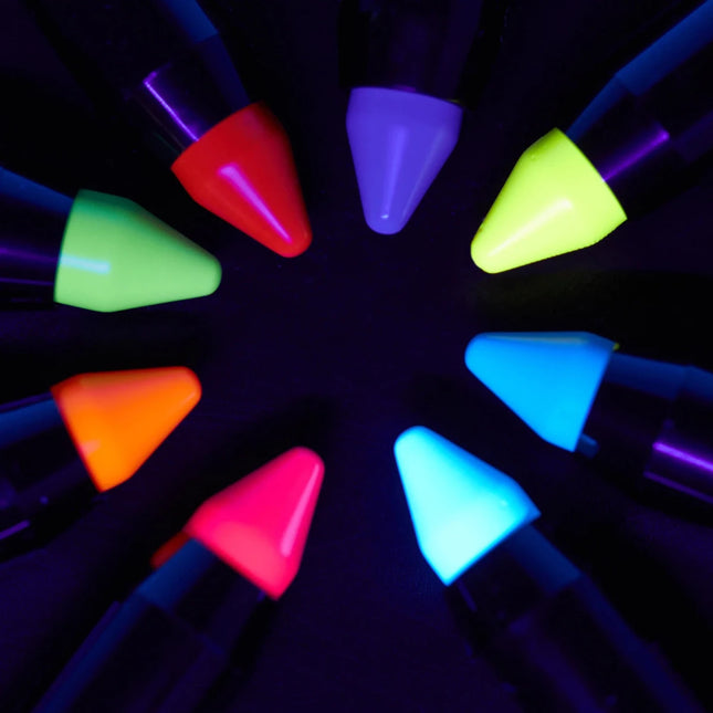 Moon Glow Intense Neon UV Body Crayons Intense Pink 3.2g van Moon Creations koop je bij Partywinkel
