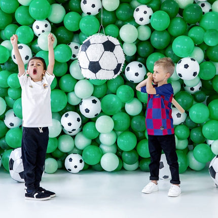 Pinata Voetbal 35cm van Partydeco koop je bij Partywinkel