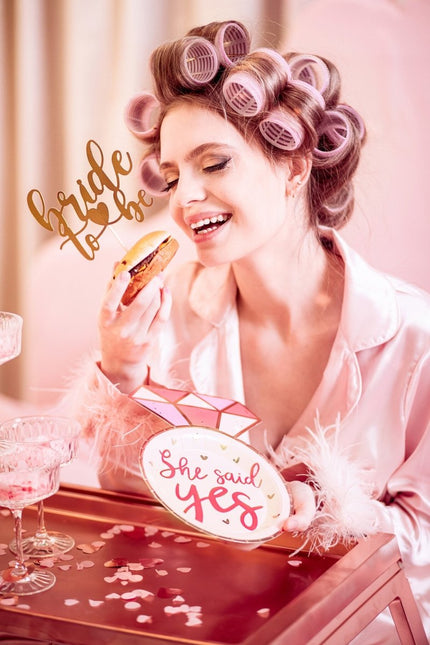 Rose Gouden Taarttopper Bride To Be 17,5cm van Partydeco koop je bij Partywinkel