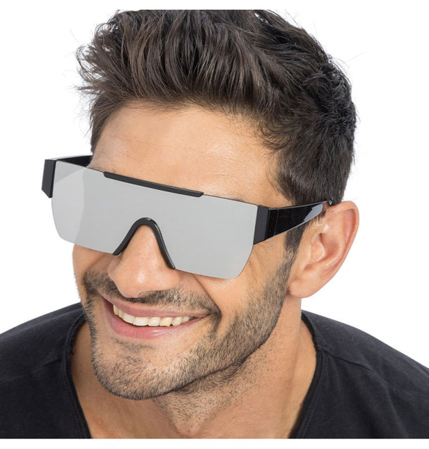 Glasögon med spegeleffekt i silver - 15 cm x 15 cm x 5,2 cm