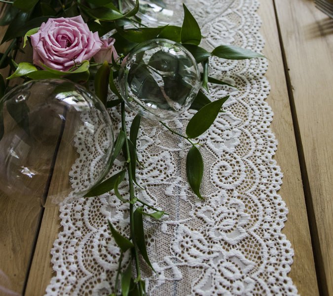 Tafelloper Kant 15cm 9m van Partydeco koop je bij Partywinkel